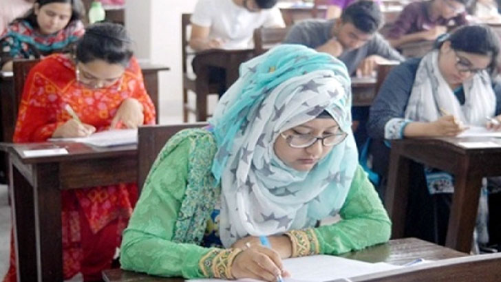 পরীক্ষার হলে স্ত্রীকে উত্তরপত্র দিয়ে কারাগারে শিক্ষক স্বামী